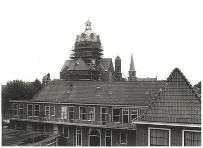 foto-12497 Restauratie r.k. kerk Sint Cyriacus en Franciscus in Hoorn, 1991