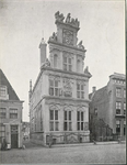 foto-1252 Voor- en zijgevel v.h. WFM te Hoorn na de restauratie, 1911, 1911