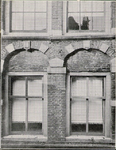 foto-1269 Restauratie Westfries Museum te Hoorn: detail zijgevel vóór de restauratie, 1908