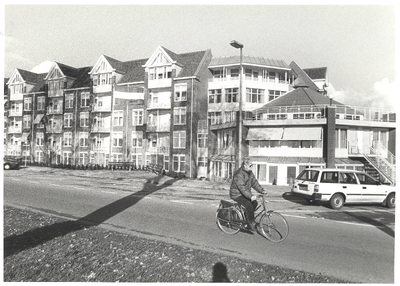 foto-14309 Hoorn : verzorgingstehuis 'Westerhaven' gezien vanaf de Westerdijk, 1990