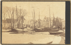 foto-15446 Enkhuizen : gezicht op de Dijk en de Oude Haven in de winter, 1890-1893