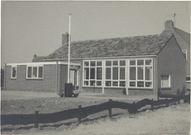 foto-16054 Officiële opening kleuterschool aan de Schoolstraat te Sijbekarspel, 1964