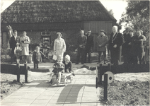 foto-16055 Officiële opening kleuterschool aan de Schoolstraat te Sijbekarspel, 1964
