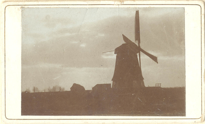 foto-18177 Molen van de polder Schellinkhout aan de Zuiderdijk, ca. 1900
