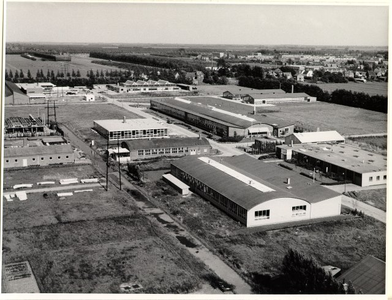 foto-1481 Hoorn : Industrieterrein Van Aalstweg in vogelvlucht, ca. 1965