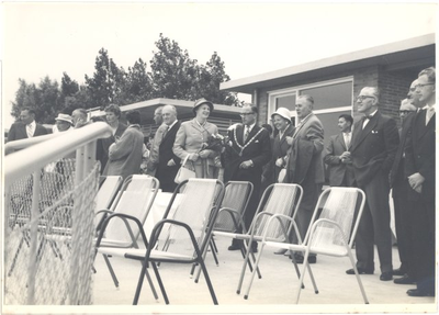 foto-21052 Officiële opening Zeebad door burgemeester H.B.P.A. Letschert, 1960