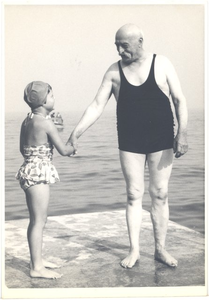 foto-21072 Zwemmen voor jong en oud in het Zeebad te Medemblik, ca. 1965