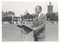 foto-24293 Officiële opening door Dr.ir. D.R. Mansholt van het gemeentelijk sportpark te Grootebroek, 1953