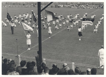 foto-24301 Officiële opening door Dr.ir. D.R. Mansholt van het gemeentelijk sportpark te Grootebroek, 1953