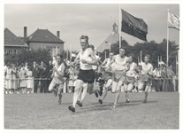 foto-24307 Officiële opening door Dr.ir. D.R. Mansholt van het gemeentelijk sportpark te Grootebroek, 1953