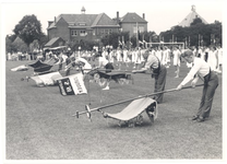 foto-24312 Officiële opening door Dr.ir. D.R. Mansholt van het gemeentelijk sportpark te Grootebroek, 1953