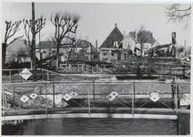foto-28367 '1953 De droevige overblijfselen uit de rampnacht.. Een overzicht van de verbrande panden, aan de Oude ...