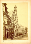 foto-3058 Enkhuizen : trapgevel Gereformeerd Weeshuis aan de Westerstraat, ca. 1910