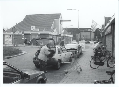 foto-30745 April 1991 KNOV wil complete herbouw winkelcentrum De Boogerd....., 1991