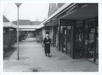 foto-30748 April 1991. Stemmen gaan op om het winkelcentrum De Boogerd drastisch te gaan verbouwen,...., 1991