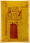 foto-354 Hoorn. Dit poortje is genaamd het Gasthuispoortje of de voormalige ingang der oost Indische Compagnie, ca. 1883