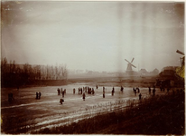 foto-482 Hoorn : IJsvermaak op de Weel 1905, 1905