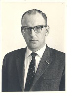 foto-20326 Portret van H.B.P.A. Letschert, burgemeester van Medemblik 1956-1965, 1956
