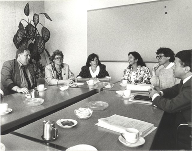 foto-12415 Jan Schaefer, voorzitter Commissie Sociale Vernieuwing bezoekt Hoorn, 1990, 30 mei