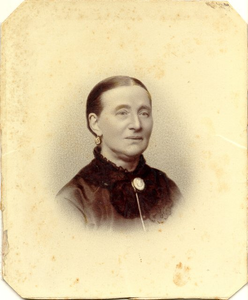 foto-4894 Portret van Johanna Wilhelmina Bakker, 188-?
