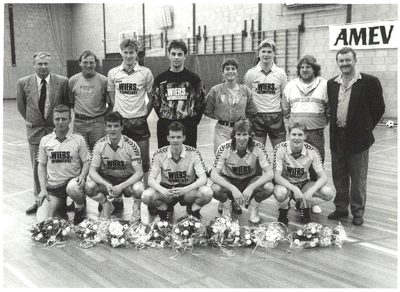 foto-12828 Zaalvoetbalvereniging 't Hoornsche Veerhuys kampioen 1e divisie, 1992