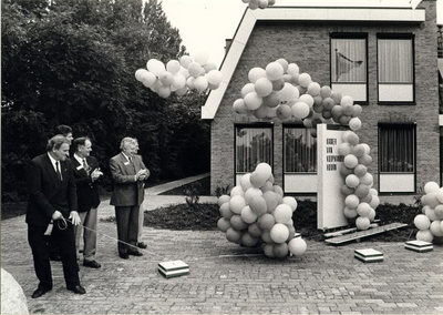 foto-6983 Ingebruikname vernieuwd kantoor van de Kamer van Koophandel in Hoorn, door staatssecretaris van Economische ...