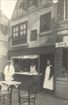 foto-9173 Hollandsch Marktplein : IJswinkel van Bart Over de Linden, 1929, 22 t / m 27 juli