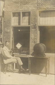 foto-9180 Hollandsch Marktplein : Winkel van Wander van Leeuwen, 1929, 22 t / m 27 juli