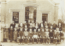 foto-18910 Openbare lagere school Venhuizen, ca. 1910