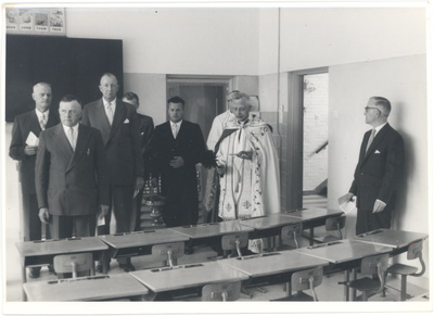 foto-26240 Inwijding rooms-katholieke lagere school St. Victor, Obdam, ca. 1965
