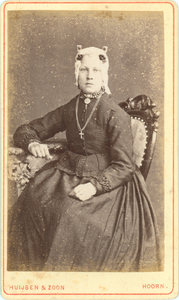 foto-37798 Portret van Maartje Blom (?), ca. 1875