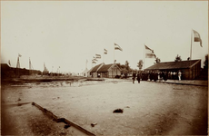 1b77 De eerste-steenlegging van de opzichterswoning van het Snouck van Loosenpark op 18 juni 1895, 1895, 18 juni