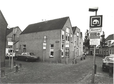 11797 Hoorn : Italiaanse Zeedijk, hoek Vijzelstraat, ca. 1980