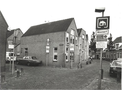 foto-11797 Hoorn : Italiaanse Zeedijk, hoek Vijzelstraat, ca. 1980