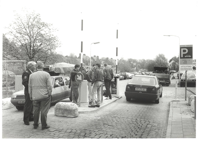 foto-15230 Betaald parkeren aan het Jeudje in Hoorn, 1996