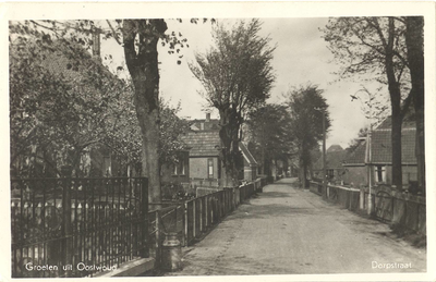 foto-15972 Groeten uit Oostwoud. Dorpstraat, 1945
