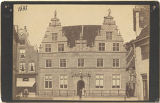 foto-16781 Dubbele trapgevel stadhuis van Hoorn aan de Nieuwstraat, 1888