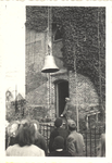 foto-18229 Plaatsing klok in de toren van de Ned.Herv. kerk te Hem op 6 Feb. 1948, 1948