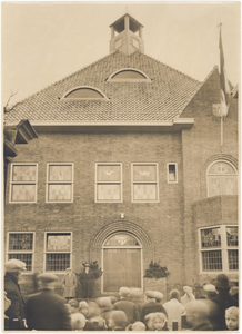 foto-24224 Officiële opening raadhuis gemeente Grootebroek door de Commissaris van de Koningin Jhr.mr.dr. A. Roëll, 1931