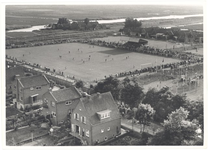 foto-24296 Officiële opening door Dr.ir. D.R. Mansholt van het gemeentelijk sportpark te Grootebroek, 1953