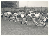 foto-24308 Officiële opening door Dr.ir. D.R. Mansholt van het gemeentelijk sportpark te Grootebroek, 1953