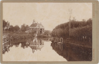 30200 Westeinde met Koepoort te Enkhuizen omstreeks 1900, 1900