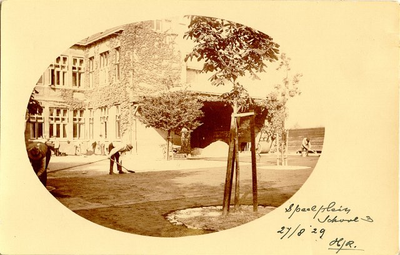 foto-4093 Speelplein School 3 27/8/'29, 1929