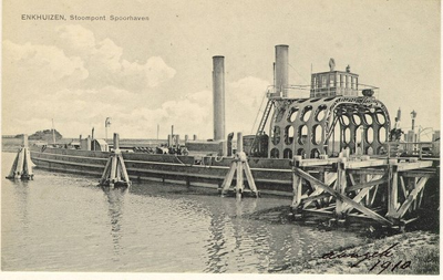 foto-5759 Enkhuizen : Stoompont Spoorhaven, 1900