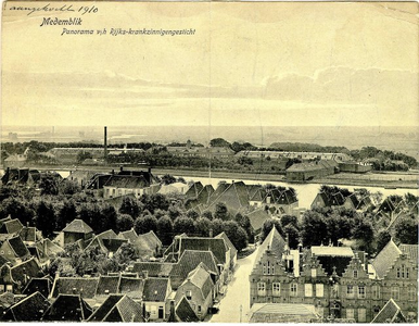 foto-5863 Medemblik : Panorama v/h Rijkskrankzinnigengesticht, ca. 1910