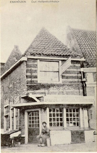 foto-6119 Enkhuizen: Oud Hollandsch huisje, ca. 1900