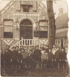 foto-7985 Twisk : raadhuis en openbare lagere school omstreeks 1911, ca. 1910