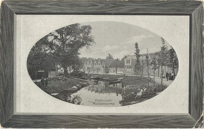 foto-8233 Enkhuizen. Modderpomp, ca. 1900