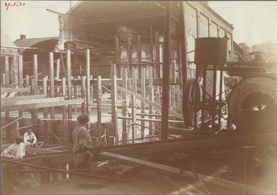 45289 Bouw nieuwe gasfabriek aan het Gerritsland te Hoorn : exterieur gasfabriek gemeente Hoorn, 27 mei 1920, 1920
