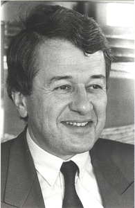 14767 Portret van Pierre Maria Gemma Paulus Janssens, burgemeester van Hoorn sinds 1982, 199-?